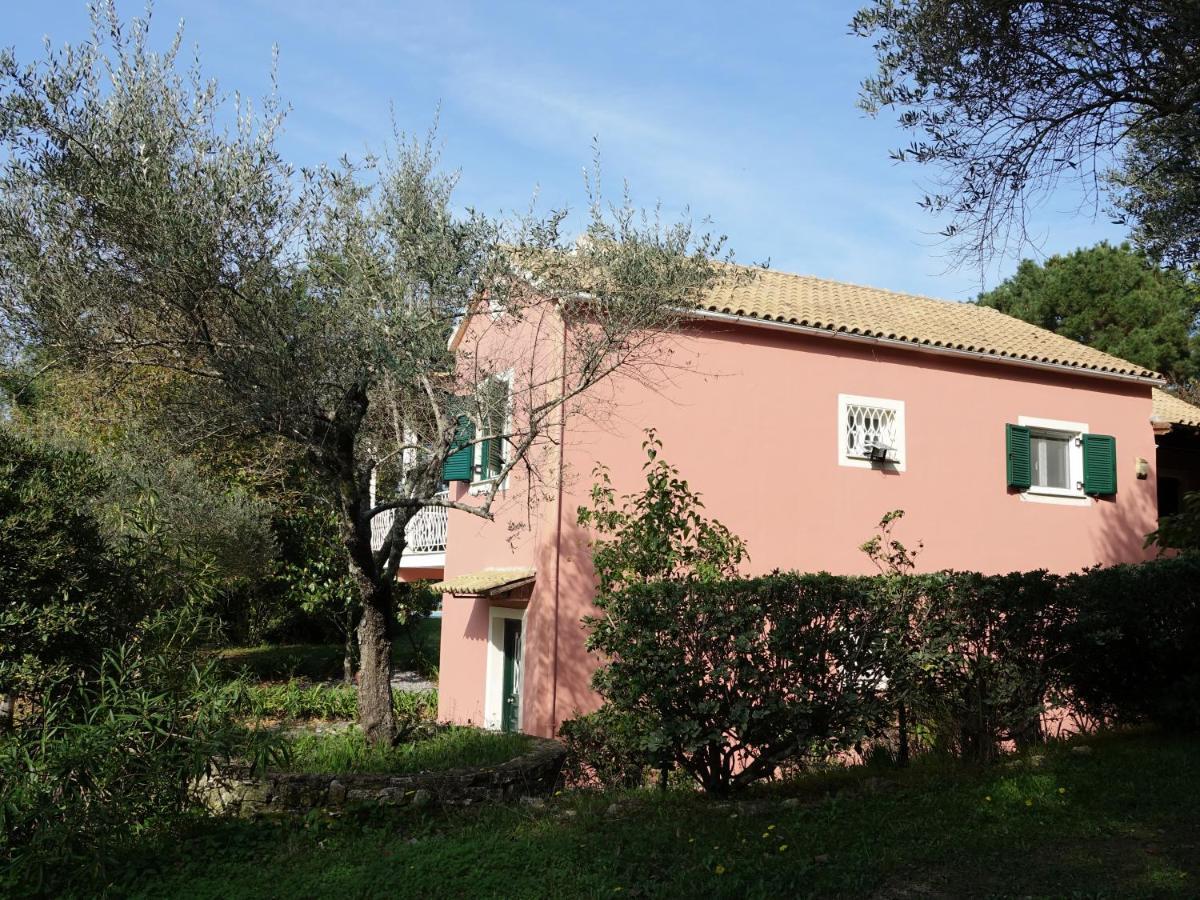 Villa Leda Karousádes Exteriör bild